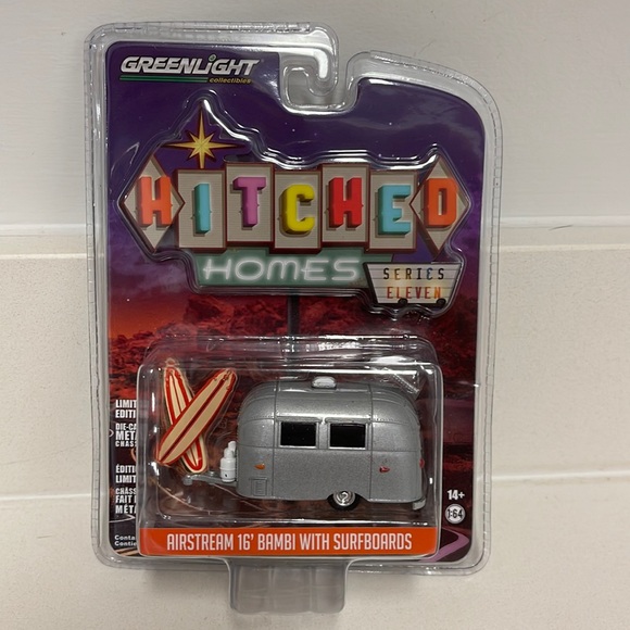 Greenlight Collectable 1961 Airstream 16’ Bambi with Surfboards - Picture 1 of 3